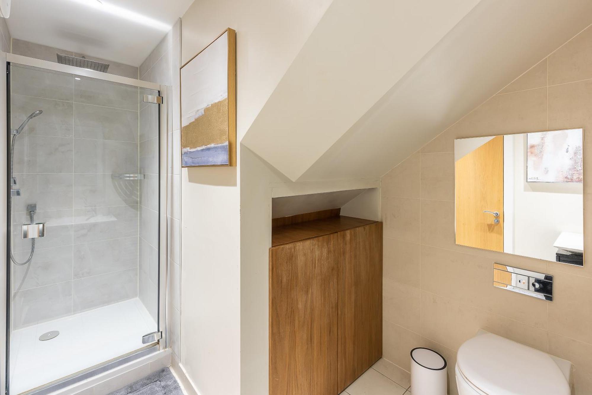 Park Home Near Portobello Road - Raised Ground Floor - Wifi - Washing Machine London Exterior photo